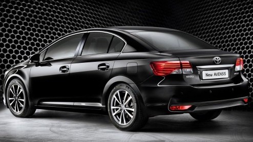 Nadat Toyota de vernieuwde Avensis heeft voorgesteld is het tijd voor de vernieuwde prijzen. Nog voor de jaarwisseling staat het faceliftmodel bij de dealer vanaf 24.990 euro.