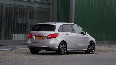 Mercedes-Benz houdt de B-Klasse graag zo interessant mogelijk voor de zakelijke markt. Daarom zijn een aantal dieselversies nog eens onder de loep genomen waardoor ze ook volgend jaar in aanmerking bl