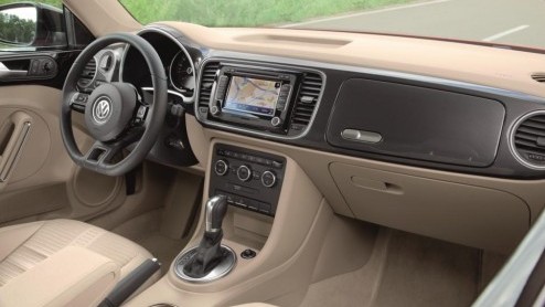 De nieuwe Volkswagen Beetle komt er aan! De productie in Mexico is inmiddels gestart en nog dit najaar bereiken de eerste exemplaren de showrooms. Met een vanafprijs van 19.990 euro is de nieuwe Kever