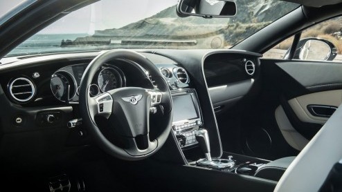 Bentley komt met een S-uitvoering van de Continental GT. Niet alleen de V8-krachtbron heeft een vermogensboost ondergaan, ook het uiterlijk wordt verder aangescherpt.
