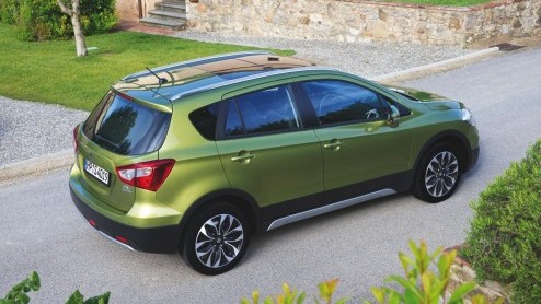 De nieuwe Suzuki SX4 staat nog niet eens in de showroom of de fabrikant heeft al gesleuteld aan de 1.6 benzinemotor om de CO2-uitstoot te verlagen. Goed voor inschaling in categorie 20% bijtelling.