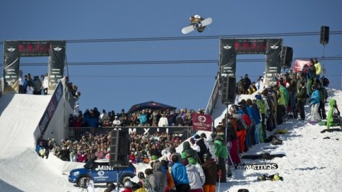 Het nuttige met het aangename verenigen. Dat is wat we hebben gedaan door af te reizen naar Zwitserland en zowel de Autosalon van Genve als het grootste Europese snowboardevenement te bezoeken: Burto