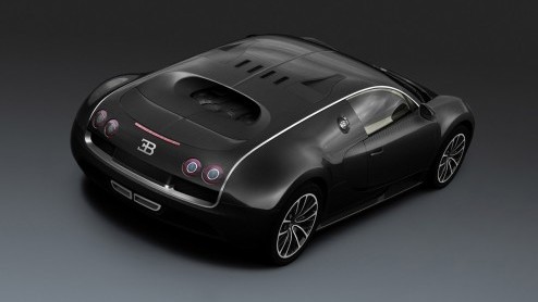 Aan iedereen die al een Bugatti Veyron in de collectie heeft of gewoon een speciaal exemplaar zoekt zijn hier de Veyron Super Sport Black Carbon en Grand Sport Matte White. Er is n maar: je moet er 