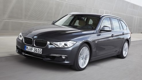 Meestal doet ze er in Mnchen wat langer over, maar ditmaal hebben ze de Touring al een half jaar na het verschijnen van de nieuwe BMW 3-serie Sedan klaar. Hij is een beetje gegroeid, maar vooral de b