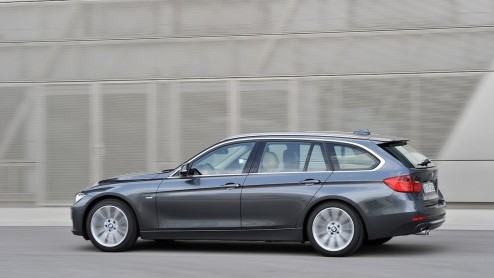 Meestal doet ze er in Mnchen wat langer over, maar ditmaal hebben ze de Touring al een half jaar na het verschijnen van de nieuwe BMW 3-serie Sedan klaar. Hij is een beetje gegroeid, maar vooral de b