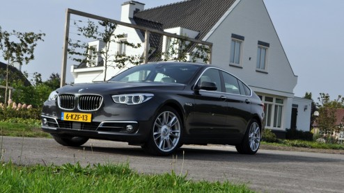 Autotest BMW 5 GT als 530d. BMW heeft de 5 Serie in het nieuw gestoken en ook de 5 Serie Gran Turismo ontkomt niet aan een facelift.