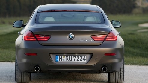 Audi had altijd de naam d grote meester te zijn in het vullen van alle gaatjes in het leveringsprogramma, BMW doet dat inmiddels tenminste zo vaak  en dan met tandheelkundige precisie. Het jongste v
