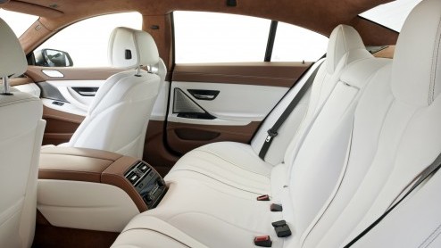 Audi had altijd de naam d grote meester te zijn in het vullen van alle gaatjes in het leveringsprogramma, BMW doet dat inmiddels tenminste zo vaak  en dan met tandheelkundige precisie. Het jongste v