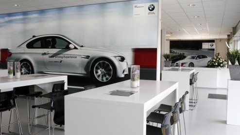 BMW greep het DTM-raceweekeinde te Zandvoort aan om daar, onder de naam Driving Experience Slotemaker de eerste merkgebonden rijvaardigheidstraining in Nederland te openen. Het Experience Center is ge
