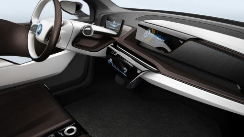 Op 29 juli onthult BMW eindelijk de productieversie van de i3. Bijgaande teaser en een video moeten ons alvast opwarmen voor de volledig elektrisch aangedreven bolide.