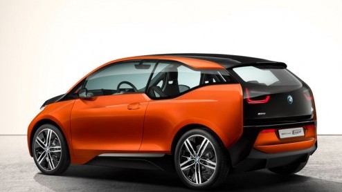 Op 29 juli onthult BMW eindelijk de productieversie van de i3. Bijgaande teaser en een video moeten ons alvast opwarmen voor de volledig elektrisch aangedreven bolide.