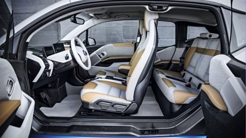 BMW i3 en i8 onthuld tijdens persconferentie IAA Frankfurt 2013.