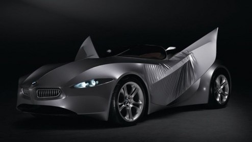Zagen we vorige week al een sneak preview, nu kunnen we een officiele blik werpen op BMWs vernieuwende roadster, de BMW Vision GINA Light. Een auto vol nieuwe ideen, technieken en materialen.