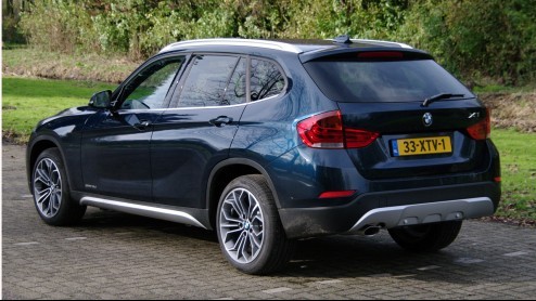 BMW heeft de nu drie jaar bestaande X1 een facelift n een stel nieuwe motoren gegeven. Reden om de kennismaking eens te hernieuwen en wel met de X1 sDrive16d.