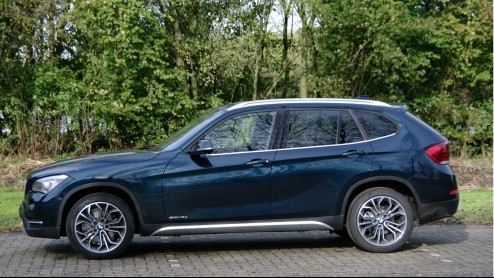 BMW heeft de nu drie jaar bestaande X1 een facelift n een stel nieuwe motoren gegeven. Reden om de kennismaking eens te hernieuwen en wel met de X1 sDrive16d.