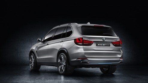BMW X5 eDrive Concept ontwikkeld als plug-in hybride met viercilinder turbomotor en een elektromotor. Presentatie op IAA 2013.