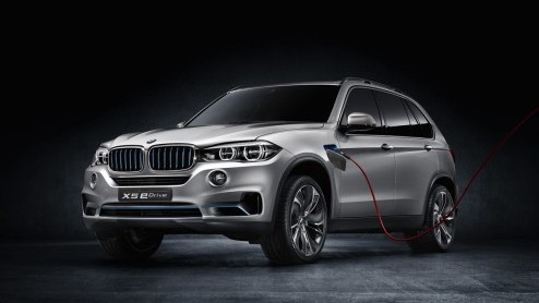 BMW X5 eDrive Concept ontwikkeld als plug-in hybride met viercilinder turbomotor en een elektromotor. Presentatie op IAA 2013.