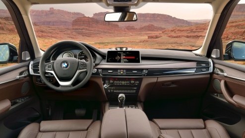 Nieuwe BMW X5 F15 2013 geintroduceerd. Ook leverbaar met sDrive25d (viercilinder en achterwielaandrijving). Vanaf 16 november bij de dealer.