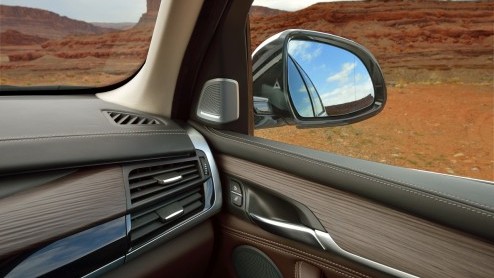 Nieuwe BMW X5 F15 2013 geintroduceerd. Ook leverbaar met sDrive25d (viercilinder en achterwielaandrijving). Vanaf 16 november bij de dealer.