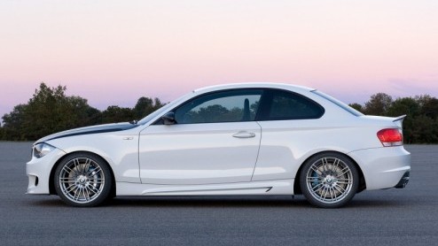 De BMW 1-serie is recent als Coup-versie gentroduceerd. BMW zet echter deze dynamische tweedeurs coup letterlijk en figuurlijk kracht bij door de BMW Concept 1 Serie tii op de wereld te zetten. De