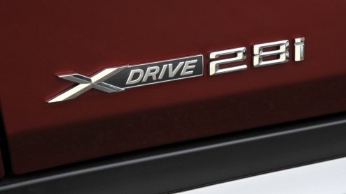 De lijfspreuk van BMW, Freude am Fahren, wordt mede mogelijk gemaakt door de heerlijke zes-in-lijn motoren van de fabrikant. Wat blijft daar nog van over in de X1 met de nieuwe xDrive 28i krachtbron,