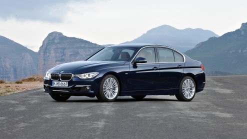 De BMW 320i ging tot 1 juli van dit jaar als warme broodjes over de toonbank. Na de aangescherpte belastingregels kwam deze versie niet meer in aanmerking voor 20 procent bijtelling. Daar heeft de fab