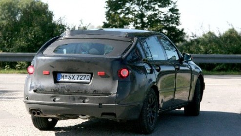 Het loeren naar nieuwe modellen blijft maar doorgaan. Vandaag kunnen we scoops van de Rolls-Royce Coup, BMW V5, Volkswagen Scirocco en Subaru Impreza WRX STi tonen!