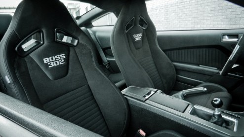 Voor veel sportievelingen is een snelle auto van een Duits merk een jongensdroom. Maar weet echter dat de Amerikanen er ook wat van kunnen. Een pony car als de Ford Mustang lijkt misschien geen seri