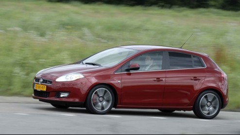 Fiat levert al enige tijd de Bravo 1.4 T-Jet 16V met 150 pk. Nu is besloten ook een versie met 120 pk te introduceren. Omdat deze motorisering iets zuiniger is, profiteert de Bravo van een energielabe
