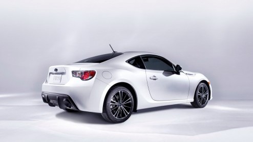 Subaru en Toyota hebben samen een sportwagen ontwikkeld. Bij Toyota heet deze GT 86, de Subaru heeft de naam BRZ. Foto's van de Toyo weren afgelopen weekend onthuld, nu is zijn tweelingbroer aan de be