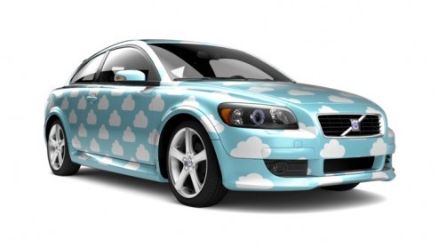 Met de Volvo C30 spreekt het merk haar jongste doelgroep aan. Kinderloze dertigers met een actieve levensstijl zouden allemaal voor de dynamisch gelijnde C30 moeten gaan. Toch vindt Volvo het tijd om