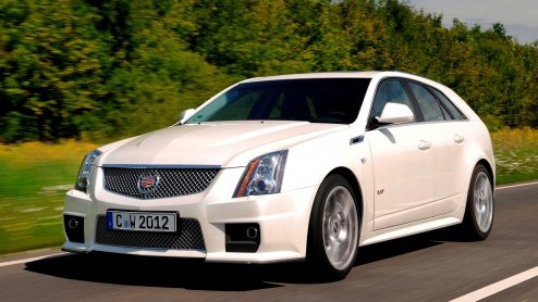 De snelste stationwagon doet Nederland aan. Vanaf nu staat de Cadillac CTS-V Sport Wagon in de showroom. De familiegezinde Amerikaan levert dankzij 564 pk uit een 6.2 liter V8 compressormotor supercar