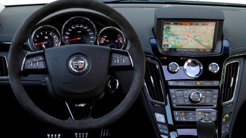 De snelste stationwagon doet Nederland aan. Vanaf nu staat de Cadillac CTS-V Sport Wagon in de showroom. De familiegezinde Amerikaan levert dankzij 564 pk uit een 6.2 liter V8 compressormotor supercar