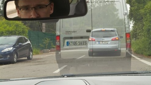 Ford heeft momenteel car-to-car en car-to-infrastructure communicatiesystemen in ontwikkeling. Met deze doordachte techniek willen de Duitsers de verkeersveiligheid vergroten. Inmiddels heeft het merk
