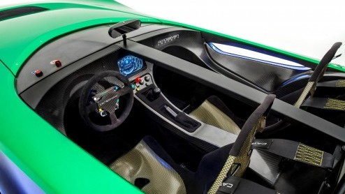 Caterham heeft de eerste informatie vrijgegeven van de AeroSeven Concept. Het studiemodel dat dit weekend wordt onthuld tijdens de Grand Prix van Singapore blijkt een heus kanon.