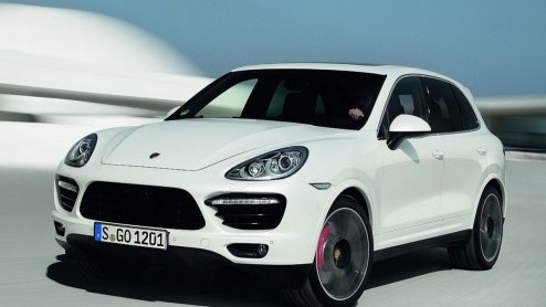 Er gaat geen week voorbij zonder de aankondiging van een nieuwe modeluitvoering van Porsche. Ook deze week is het weer raak. Na de Cayenne S Diesel komen de Duitsers deze week met de Cayenne Turbo S.