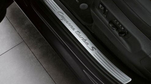 Van de tweede generatie Porsche Cayenne was  in tegenstelling tot zijn voorganger - de meest overtreffende trap Turbo S nog niet in het leveringsprogramma opgenomen. Vandaag komt daar verandering in,