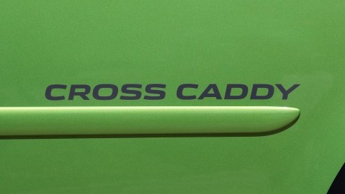 Op de IAA in Hannover zet auto de Caddy Cross in het licht. Want ja, als je toch een stoere bodykit van de Touran hebt liggen, past die natuurlijk ook op de Caddy. Volkswagen gaat het model ook met 4M