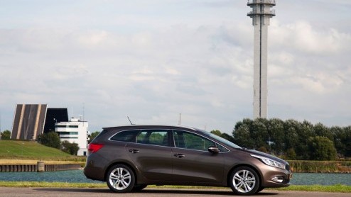 Kia pakt volgende week op de Parijse autosalon flink uit, met de geheel nieuwe Carens, de nieuwe Optima Hybrid en de vernieuwde pro_cee'd n Ceed Sportswagon. Die laatste staat echter nu al in de Ned