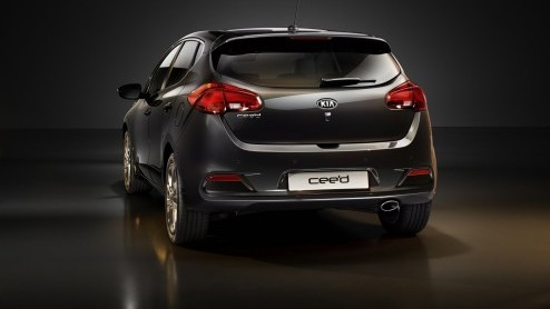 Kia kon niet langer wachten op de officile presentatie van de nieuwe Ceed en heeft daarom nieuwe beelden vrijgegeven. Ook van het interieur.