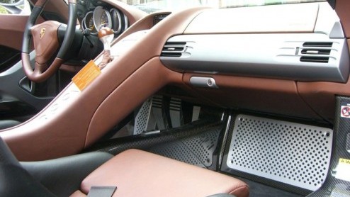 Terwijl de Porsche Carrera GT alweer even uit productie is, verrast Edo Competition ons nog met de tuning van deze supercar. De mogelijkheden bestaan uit diverse vermogensupgrades voor de V10, een a