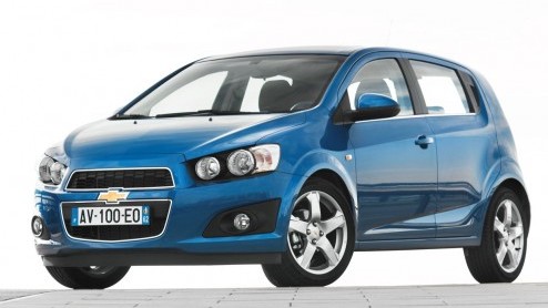 Chevrolet start deze maand met najaarsvoordeelacties. Wie tot het eind van dit jaar een nieuwe Spark of Aveo bestelt hoeft geen cent BTW te betalen. De dealer betaalt 19% korting uit.