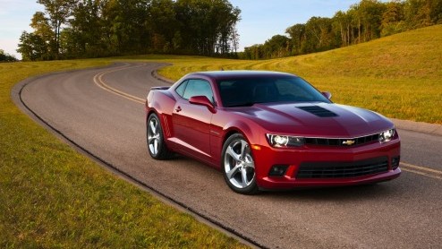 Chevrolet laat van zich horen en zien op IAA Frankfurt 2013 met Chevrolet Camaro Coup en Convertible. Natuurlijk ook standruimte gereserveerd voor Corvette en Spark EV.