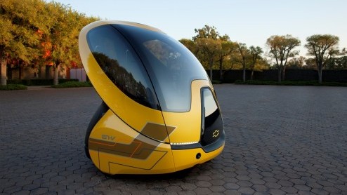 Een elektrisch voertuig voor twee personen bedoeld voor de drukke stadsjungle. Zo kunnen we de Chevrolet EN-V het beste omschrijven. Chevrolet is begonnen aan de conceptauto van de volgende generatie.