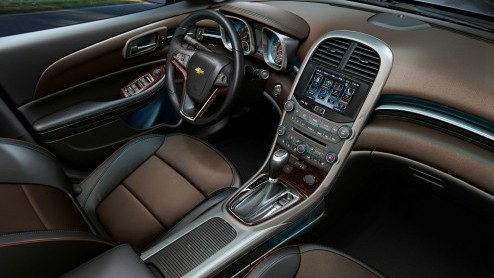 Dit is de nieuwe Chevrolet Malibu, en iedereen mag het weten. Het compleet nieuwe '2013-model heeft zijn debuut in de VS en China beleefd en wordt leverbaar in bijna honderd landen en zes continenten.