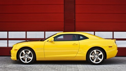 De Chevrolet Camaro is van oorsprong een echte Amerikaanse muscle car. Chevrolet Nederland gaat de auto nu ook officieel leveren in ons land. Er zijn echter wel wat aanpassingen gedaan om de auto in E