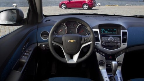 De Chevrolet Cruze is de best verkochte Chevrolet van 2010 en misschien wel dit moment. Maar niet in Nederland, want wij hebben het niet zo op de compacte sedans. Daarom is de Cruze er nu ook als hatc