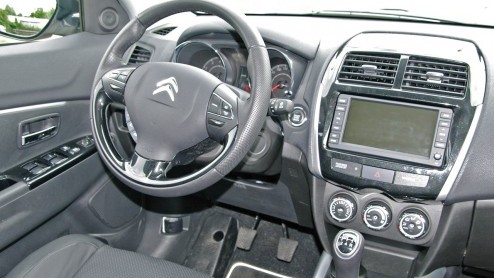 De samenwerking tussen PSA (Peugeot en Citron) en Mitsubishi heeft opnieuw een bastaard opgeleverd, de C4 Aircross. In hoeverre geven de Fransen hun eigen draai aan deze crossover met Japans DNA? We 