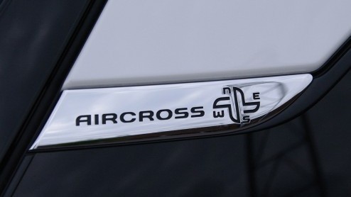De samenwerking tussen PSA (Peugeot en Citron) en Mitsubishi heeft opnieuw een bastaard opgeleverd, de C4 Aircross. In hoeverre geven de Fransen hun eigen draai aan deze crossover met Japans DNA? We 