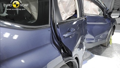 Vijfsterrenscore in EuroNCAP botsproef van nieuwe Citron C4 Picasso en Honda CR-V.